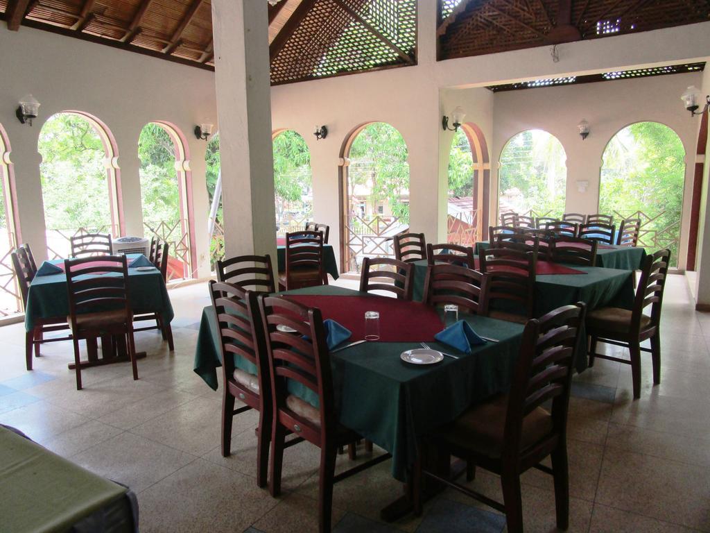 Hotel Shalini อนุราธปุระ ภายนอก รูปภาพ