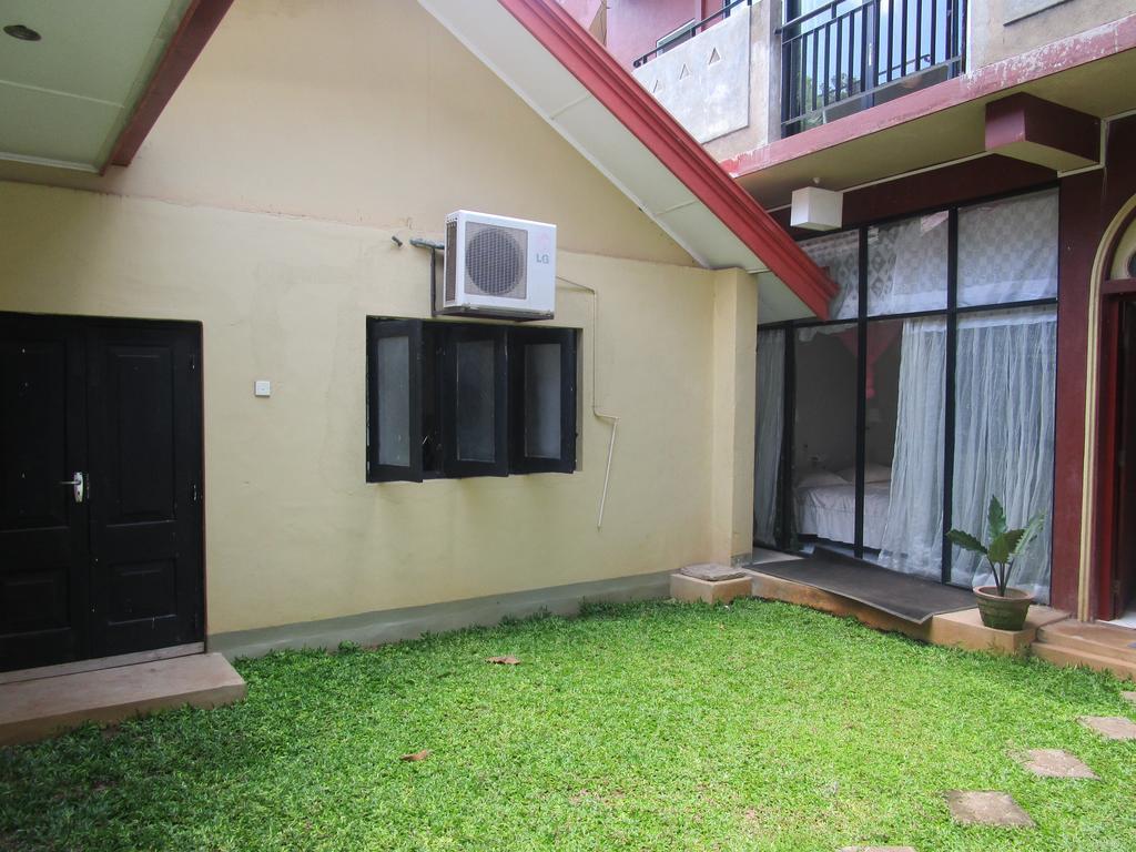 Hotel Shalini อนุราธปุระ ภายนอก รูปภาพ
